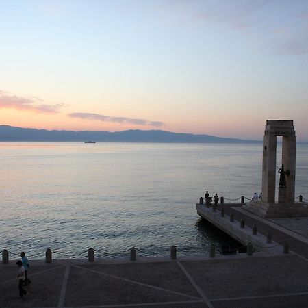 Deluxe B&B Centrocitta Reggio Calabria Exterior foto